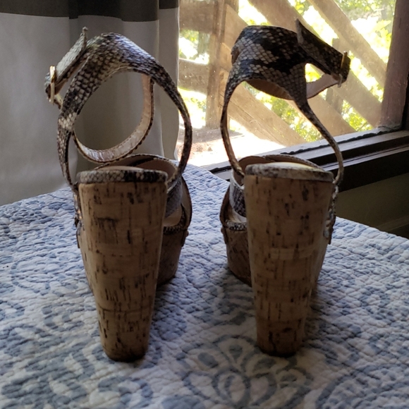 NWOT Snakeskin Wedge Heels - Picture 3 of 6